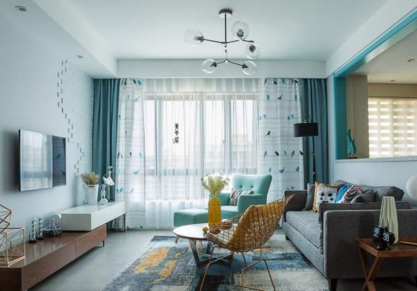 客廳窗簾顏色怎么選擇？家居軟裝搭配客廳窗簾選購(gòu)技巧